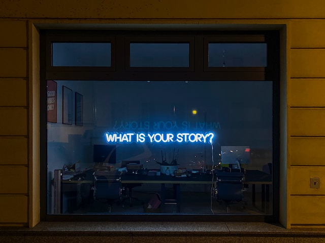 Neon Box dan Neon Sign