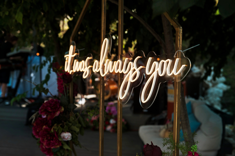 Neon Sign Taman