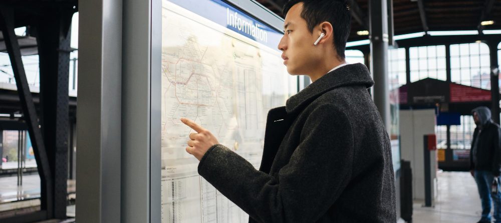IoT dengan Digital Signage