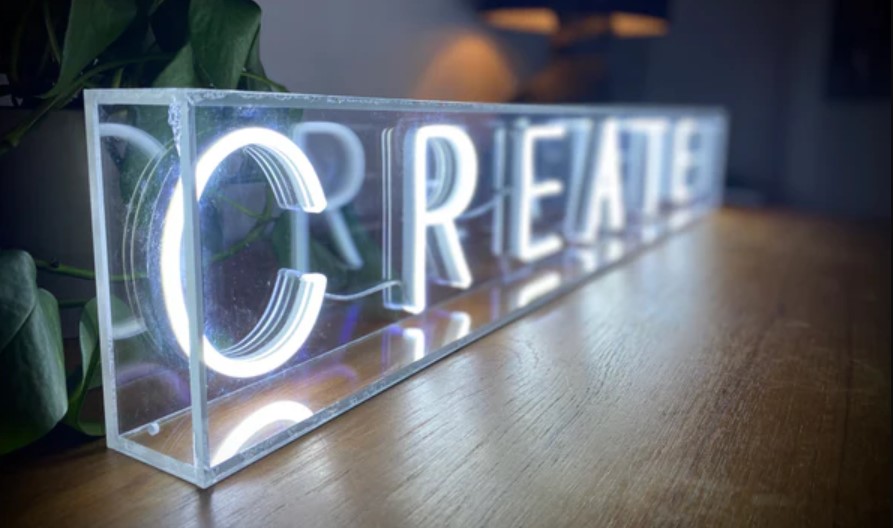 Neon Sign Akrilik: Cahaya Menarik dan Menawan!