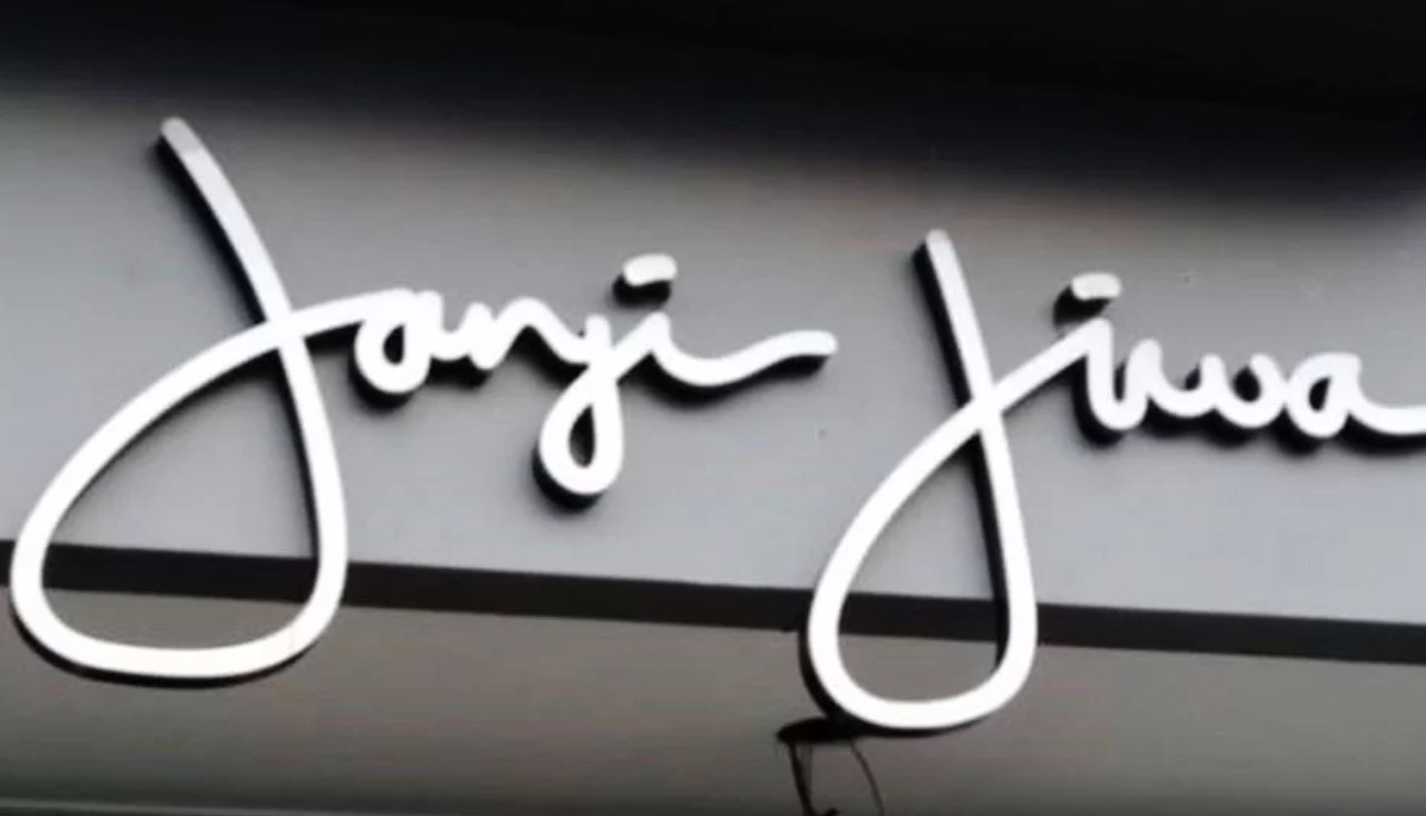 Letter Sign Bahan Akrilik yang Menarik untuk Bisnis Anda