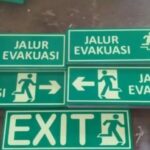 Sign Akrilik Scotlight: Penerangan Optimal untuk Sinyal Jelas