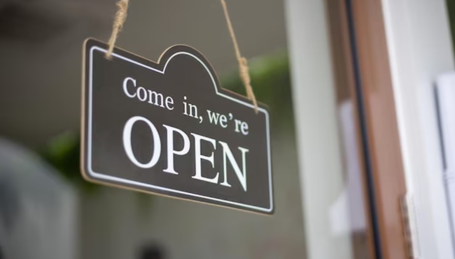Open Sign Cafe Design Akrilik untuk Menarik Pengunjung Baru