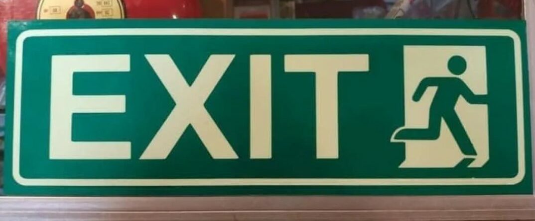 Jual Sign Exit Akrilik Ukuran 1x2 cm yang Berkualitas